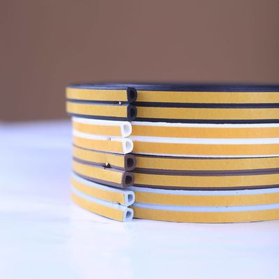 알루미늄 창문 액세서리 EPDM 고무 봉인 스트립 스파일 높이 3-25mm 너비 3-50mm 슬라이딩 도어 및 창문