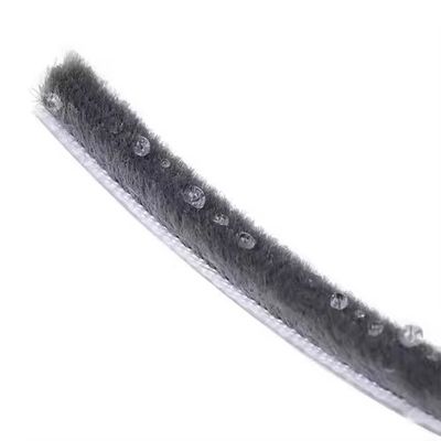 현대 디자인 아파트 문 브러쉬 기상절개 회색 실리콘 울 스파일 7 * 6mm 크기 안티 먼지 창문 봉인 스트립 다재다능