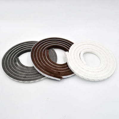 쉽게 설치할 수 있는 양털 모서리 방수 브러시 가스켓 날씨 밀폐 문 및 창문 밀폐 스트립 검은색/ 회색/ 갈색/ 흰색/ 다른 색상